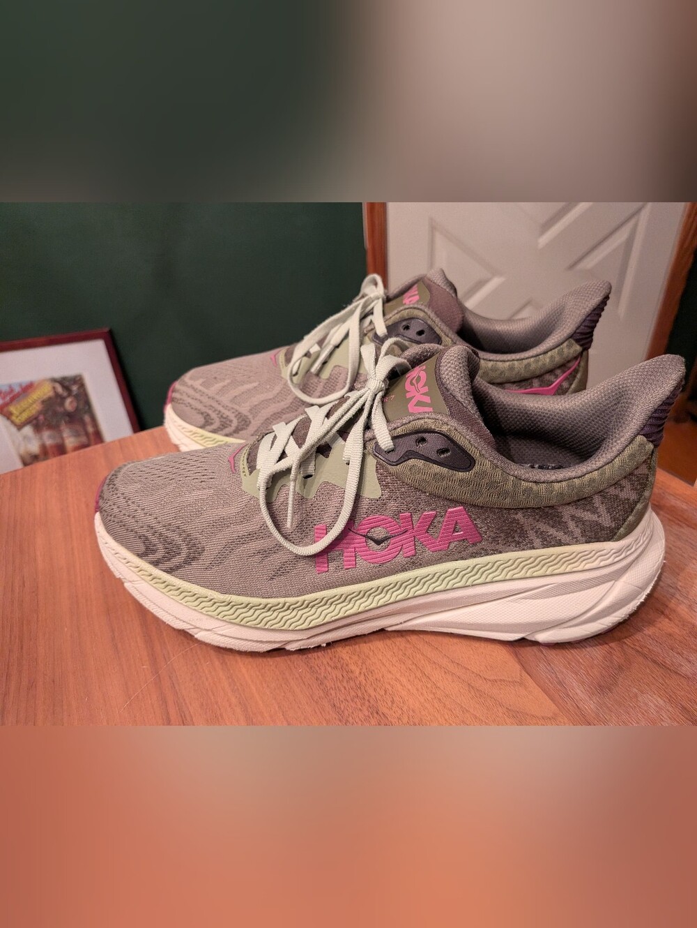 HOKA Challenger ATR 7 women's Size 9 - Picture 2 of 9